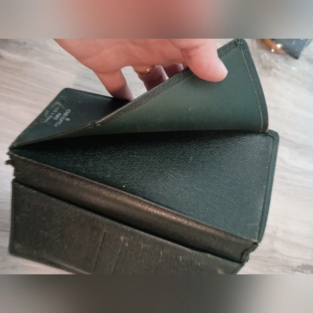 Authentic Louis Vuitton, Green Taiga Long Wallet